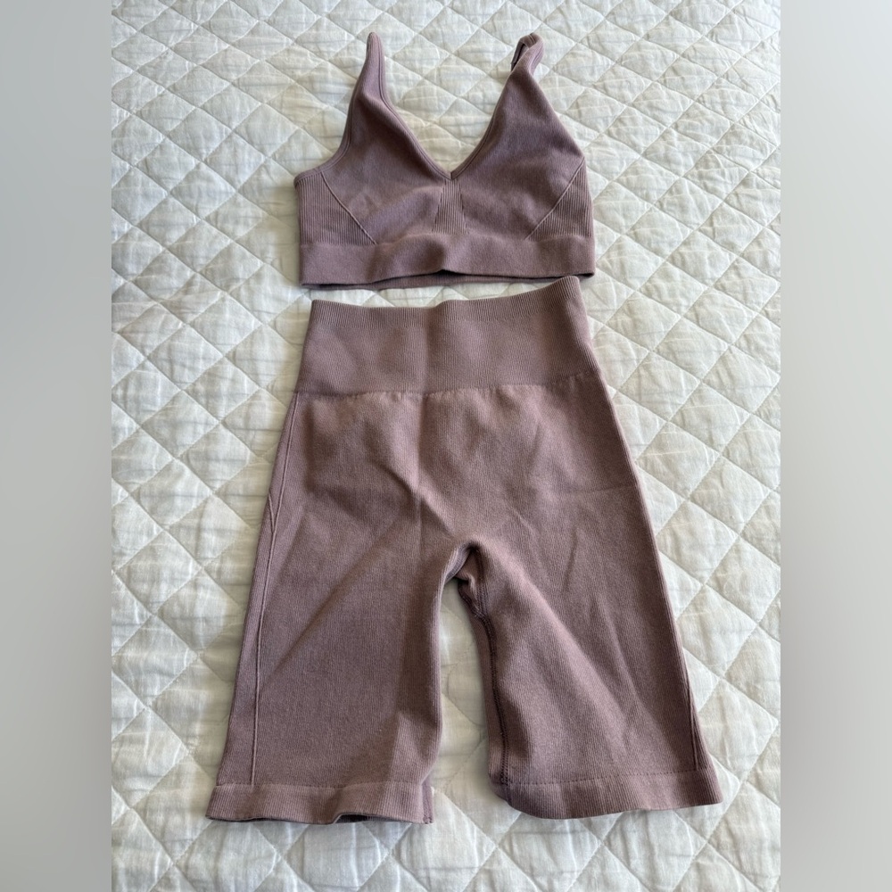 Everlane Lavender Ribbed Knit athletic set xs/small